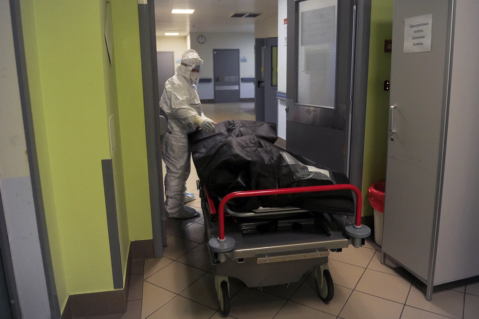 Суточная смертность от коронавируса в Воронежской области пока очень нестабильна: то уменьшается, то резко увеличивается.