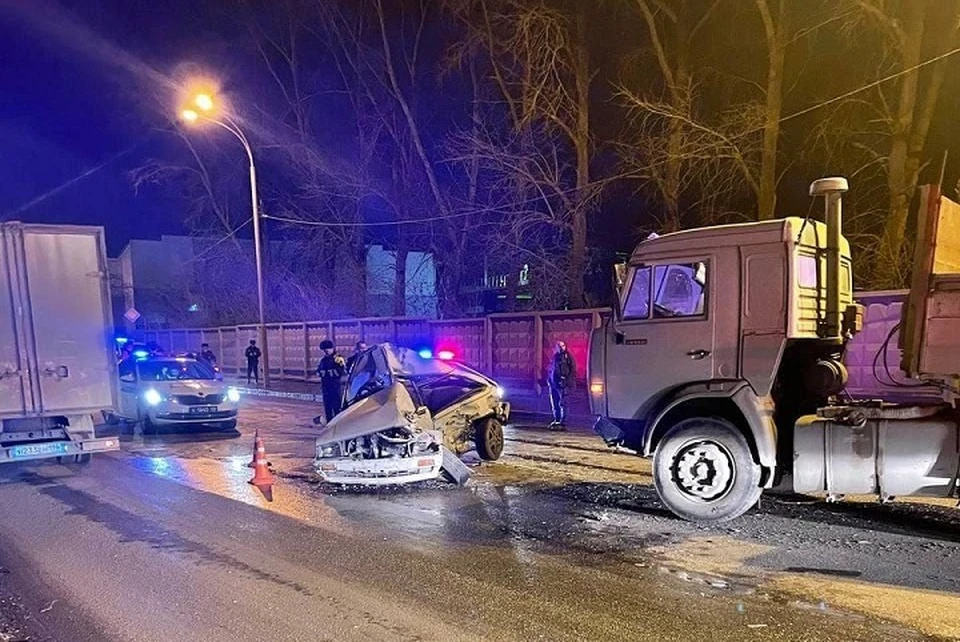 Водитель и пассажир легковушки погибли Фото: ГИБДД Екатеринбурга