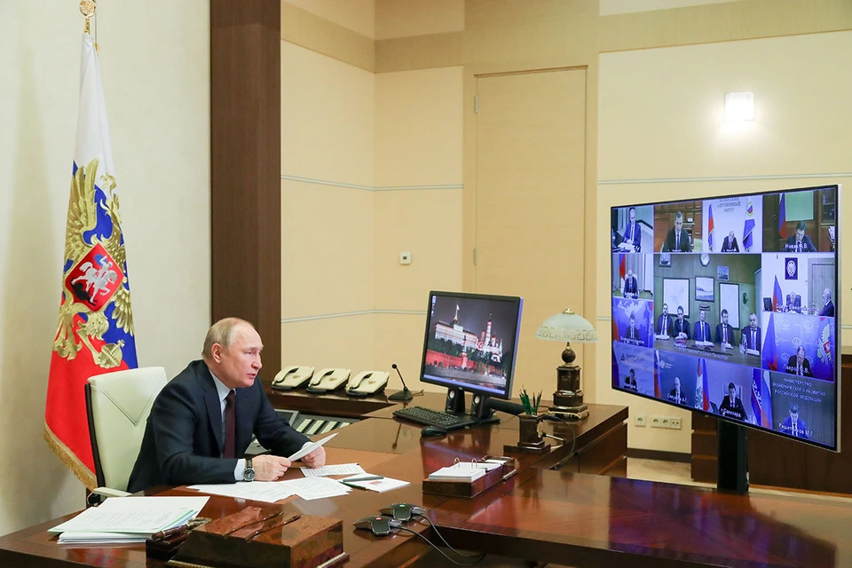 Владимир Путин провел совещание по развитию российской Арктики. Президент рассказал, что мы собираемся делать в этом обширном, но малонаселенном крае. Фото: Михаил Климентьев/пресс-служба президента РФ/ТАСС