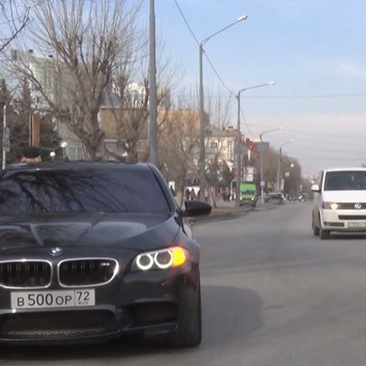 В Тюмени молодые люди разъезжали на новенькой «БМВ» с крутыми, но  поддельными номерами - KP.RU