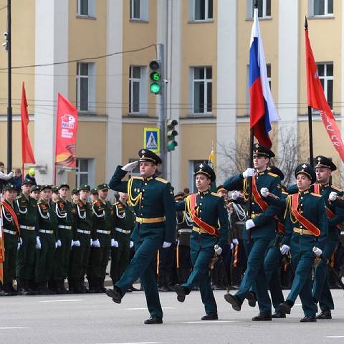 семеновский полк на параде