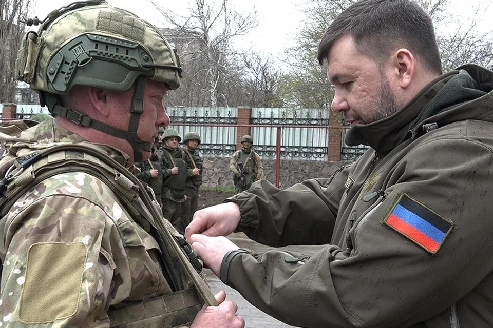 Полковнику Эдуарду Пелишенко присвоено звание Героя ДНР. Фото: Администрация Главы ДНР
