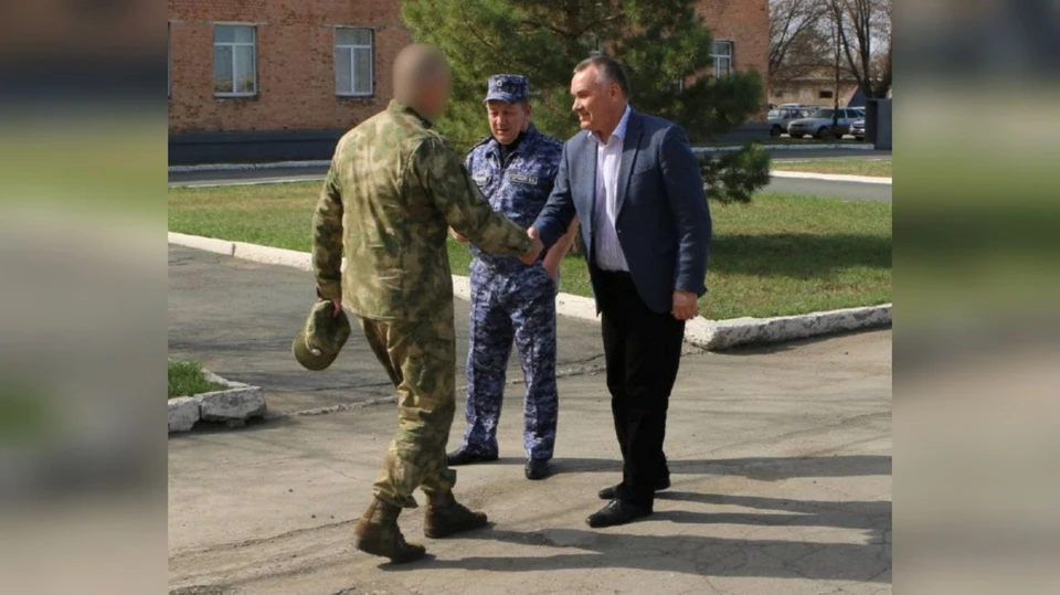 Василий Козупица: «Сегодня пожал руки нашим парням из ОМОНа. Сказал, что очень рад видеть их живыми и здоровыми»