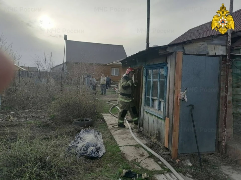 Напомним, пожар произошел в частном доме на улице Советской в п. Переволоцком 19 апреля