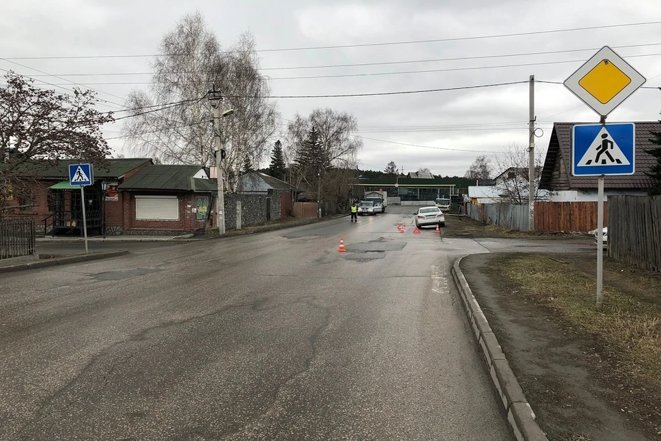 В Новосибирске «Ниссан» сбил 11-летнего мальчика . Фото: ГИБДД по Новосибирску.