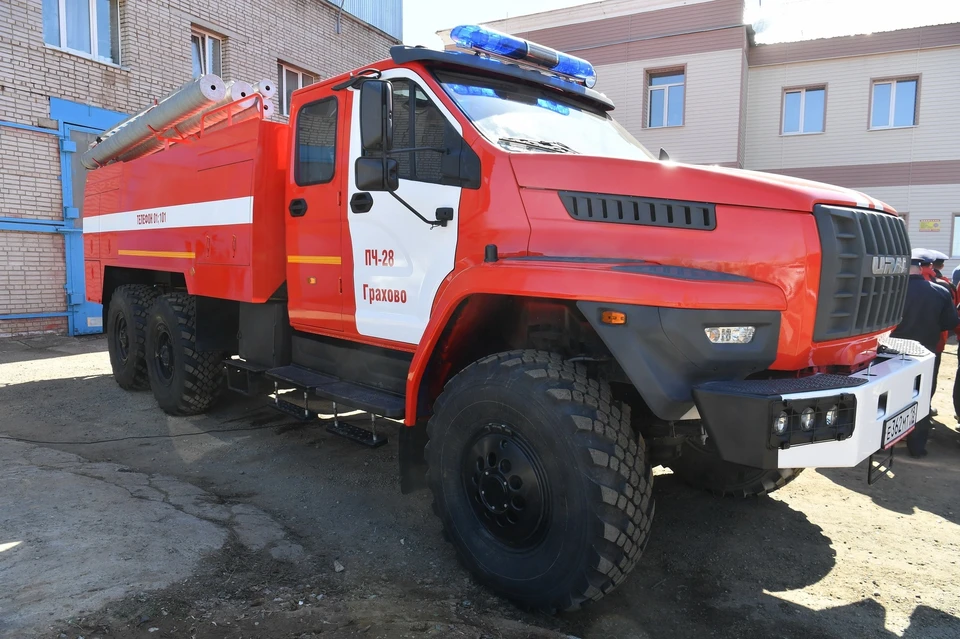 В пожарные части Удмуртии поступили 5 новых автоцистерн. Фото: Александр Бречалов