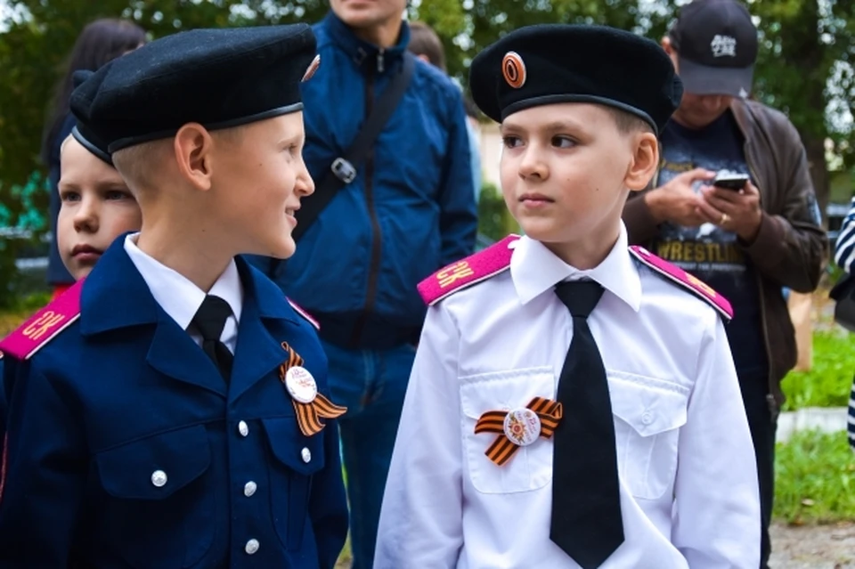 Омичи берут ленточку не только для себя, но и для детей