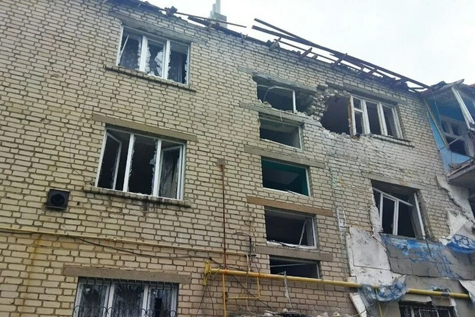 За два с лишним месяца в Первомайске повреждены дома по 870 адресам. Фото: Предствительство ЛНР в СЦКК