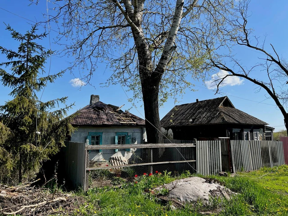 Один из поврежденных домов в Яковлевском городском округе. Фото из телеграм-канала Вячеслава Гладкова.