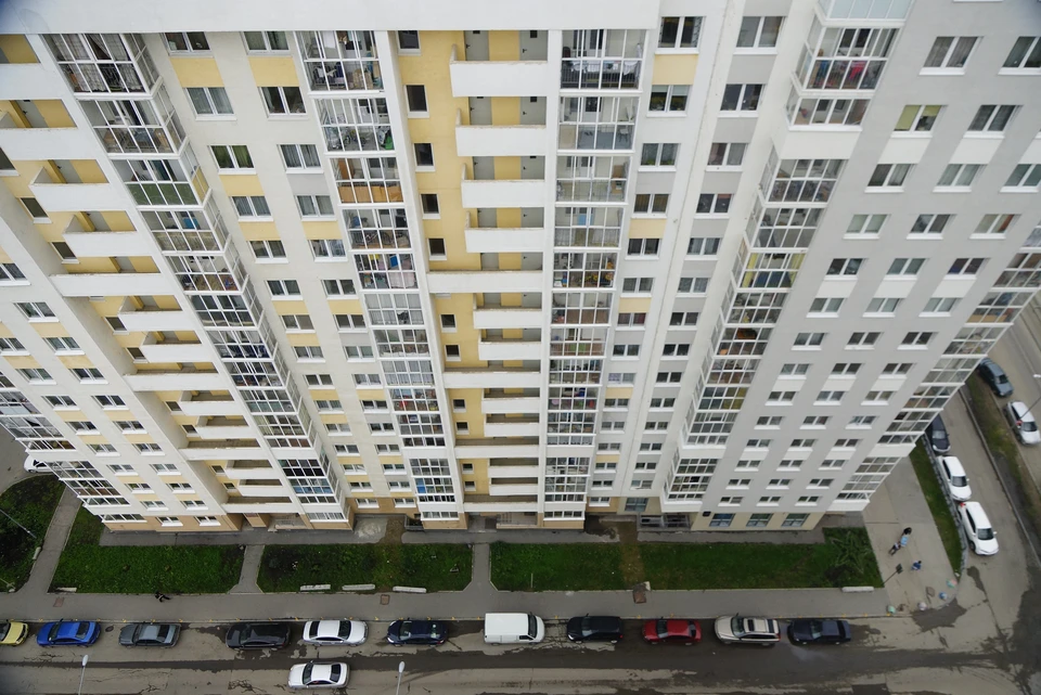 По данным следователей, мальчик остался без присмотра взрослых в комнате.