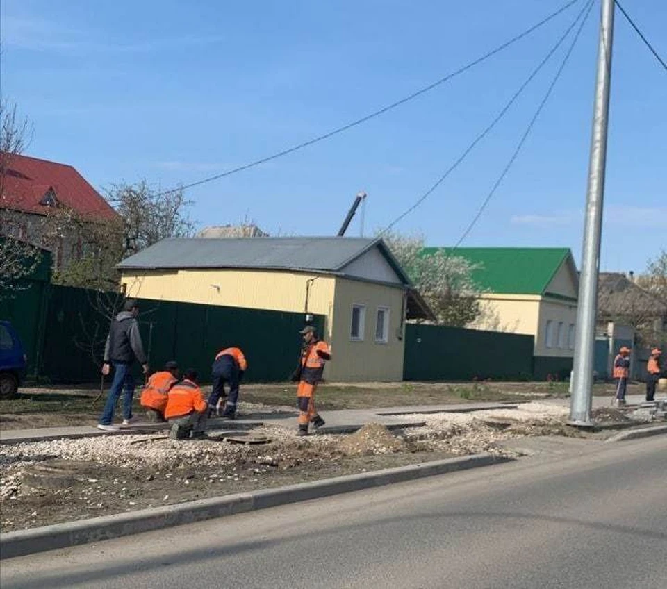 После встречи Николая Панкова с балаковцами устраняются провалы на  тротуарах - KP.RU