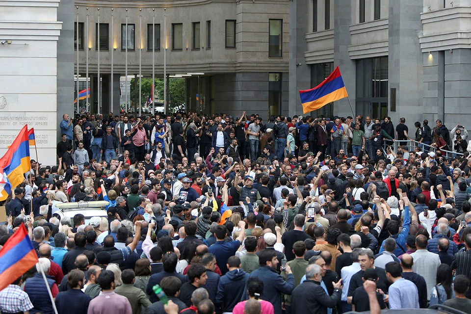 Митинги и акции протеста в Ереване набирают обороты.