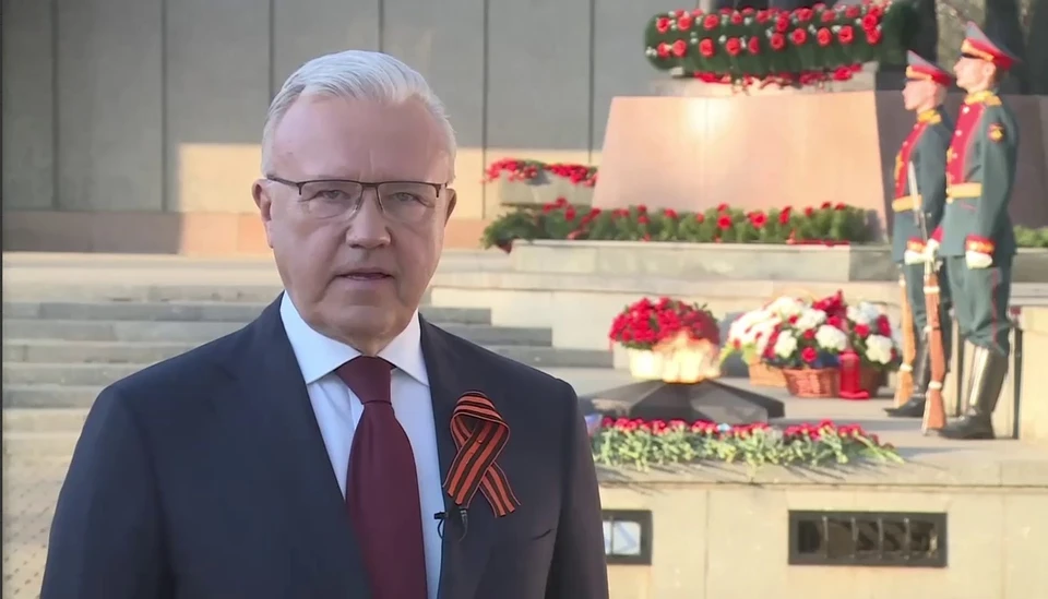 Александр Усс поздравляет жителей Красноярского края с Днем Победы