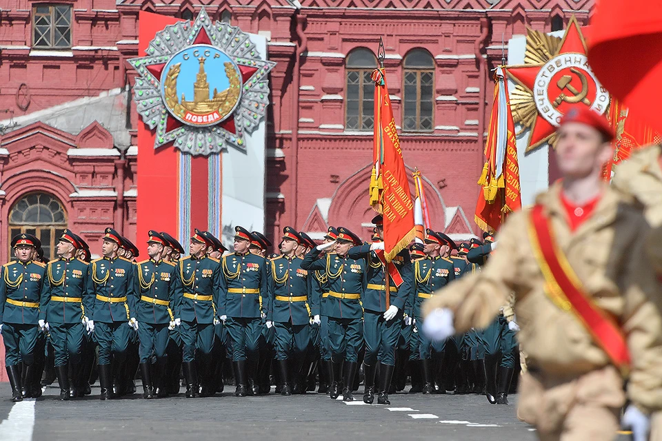 На Красной площади прошел парад в честь 77-й годовщины Победы в Великой Отечественной.
