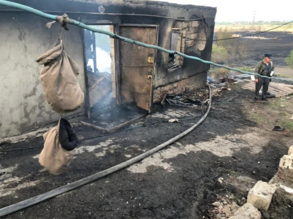 В пожаре пострадало 11 домов и хозпостройки