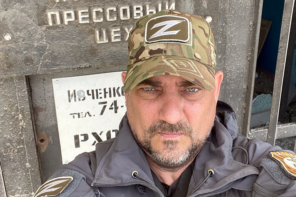 Спецкор "КП" Дмитрий Стешин принял участие в вылазке на "Азовсталь"