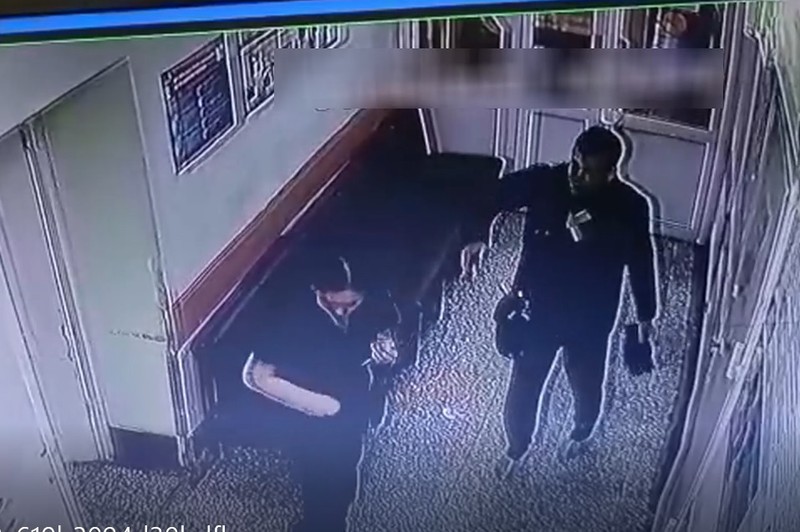 Мужчина устроил стрельбу в одной из больниц Сарапула. Фото: МВД-МЕДИА