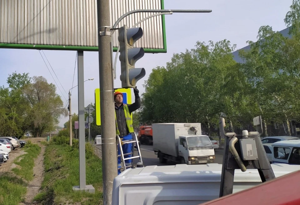 Светофор позволит обеспечить беспрепятственный выезд транспорта с улицы Цеховой