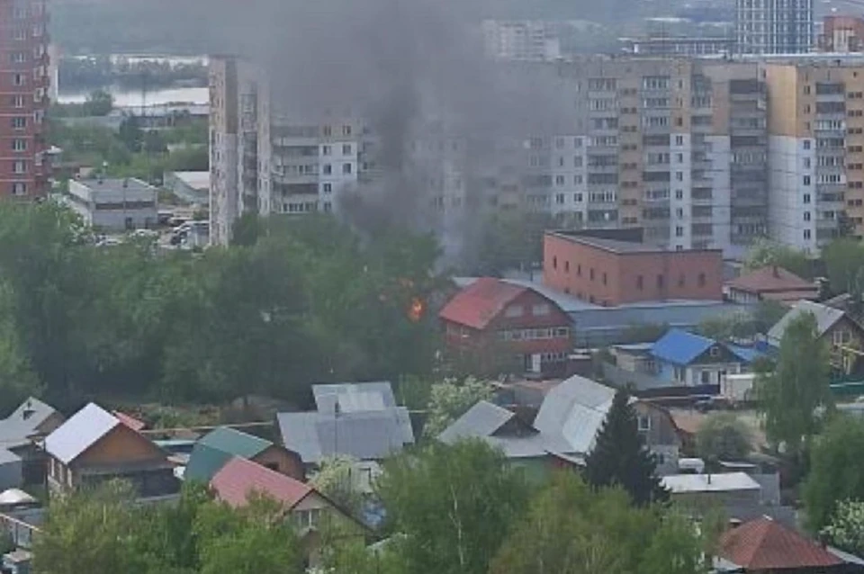Пожар удалось потушить за полчаса.
