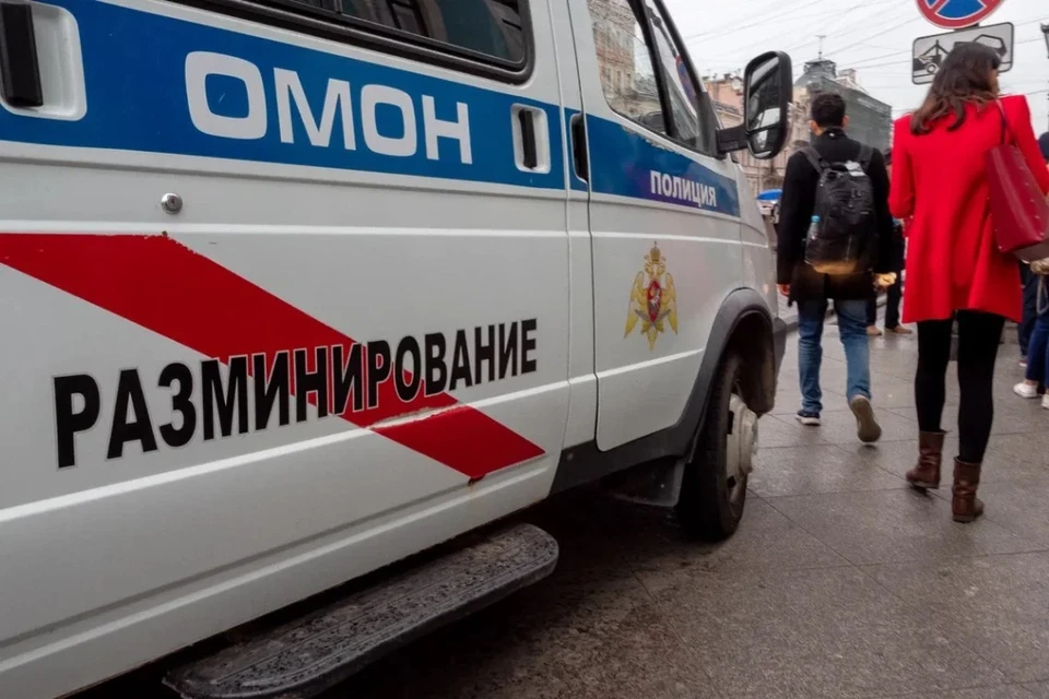 В Санкт-Петербурге эвакуировали более 3,5 тысяч жителей из-за сообщений о минировании