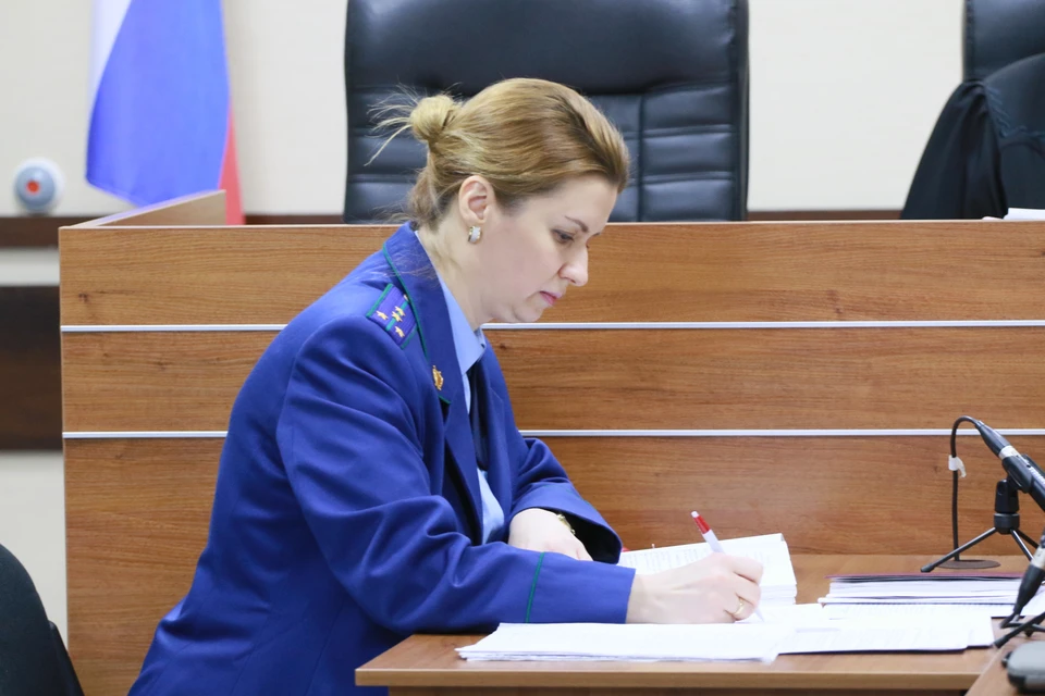 С его зарплаты должны удерживать 10% в доход государства