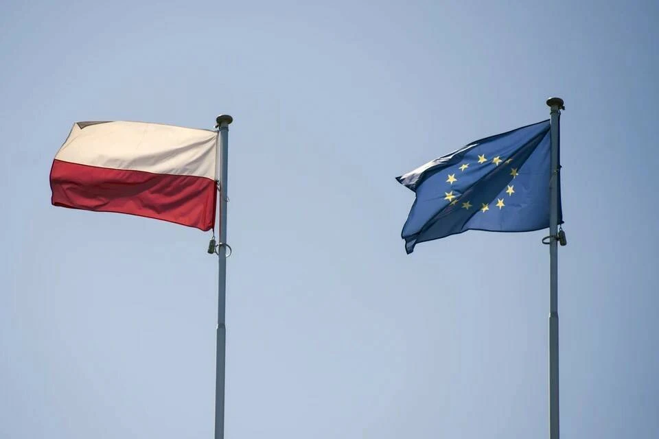 Еврокомиссия удержала с Польши сто миллионов евро из-за невыполнения Варшавой решения суда