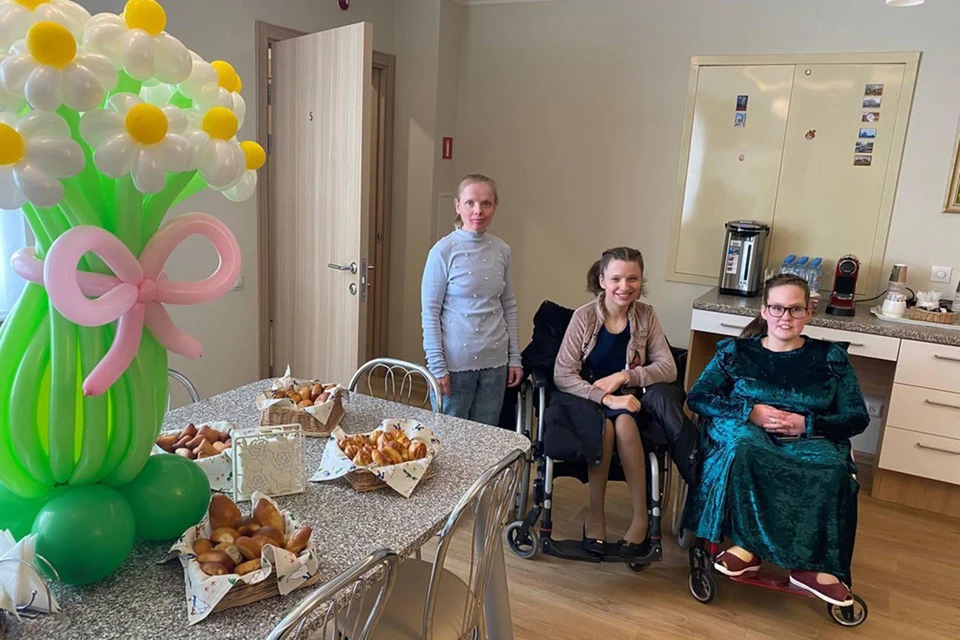В апреле в Ленинградской области открылся первый Дом сопровождаемого проживания для молодых людей с инвалидностью. Фото: пресс-служба правительства региона.