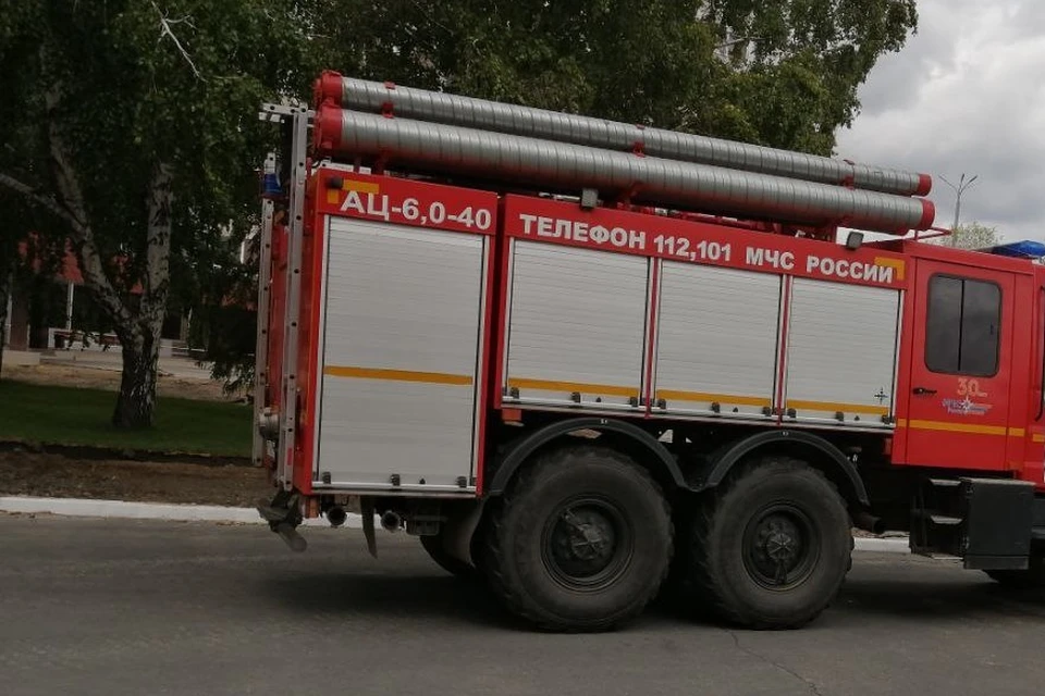На пожар выехали 2 пожарных расчета и 6 человек