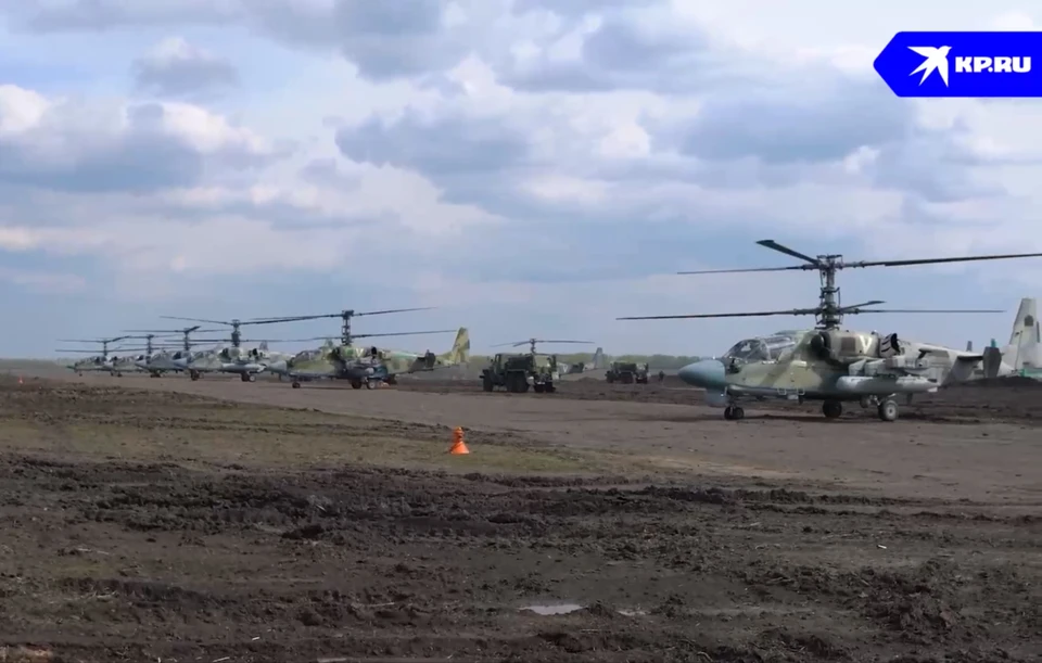 Вертолеты Ка-52 ликвидировали пункт управления и военную технику ВСУ
