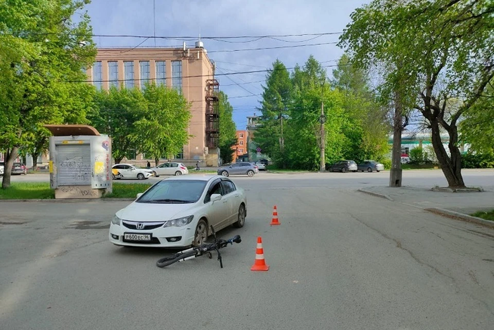 За рулем иномарки находилась 41-летняя женщина Фото: ГИБДД Екатеринбурга