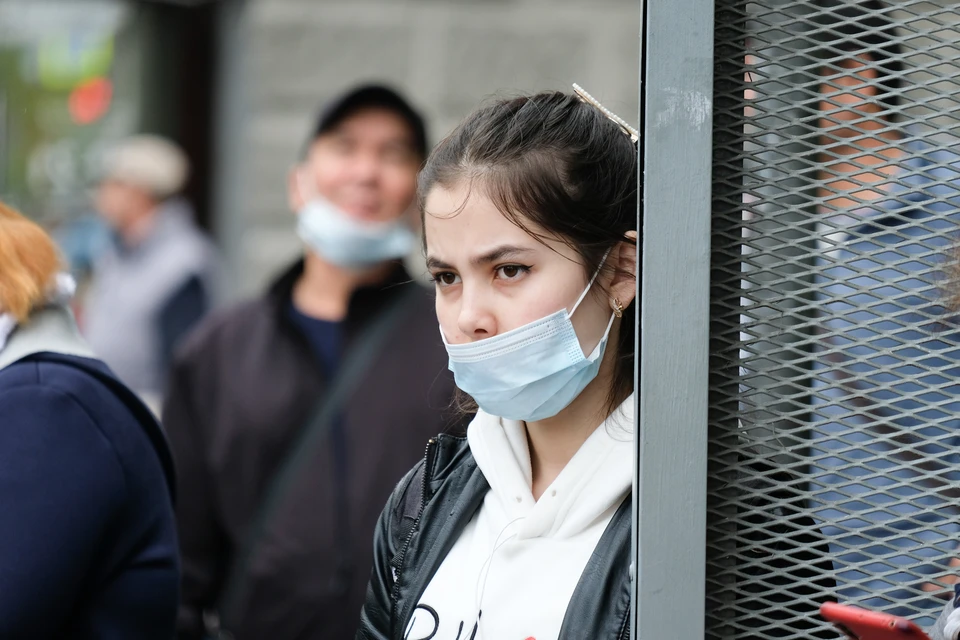 Еще более 300 человек заболели коронавирусом в Петербурге
