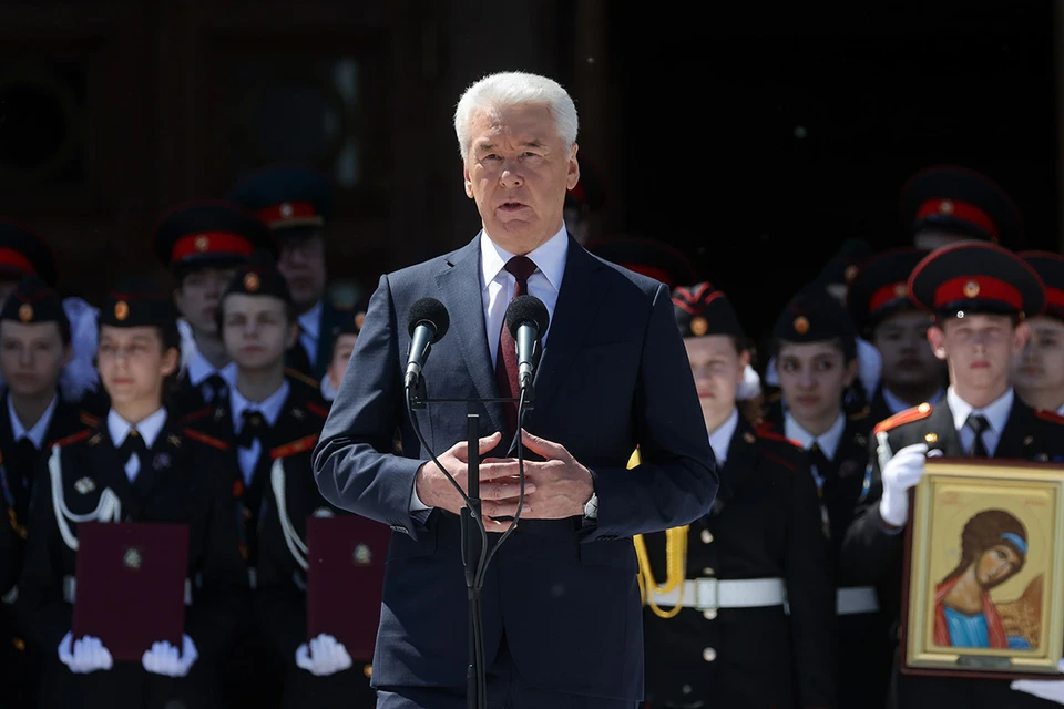 На Поклонной горе, возле музея Победы, состоялся ежегодный парад кадетского движения Москвы «Не прервется связь поколений!». Фото: Сергей Карпухин/ТАСС