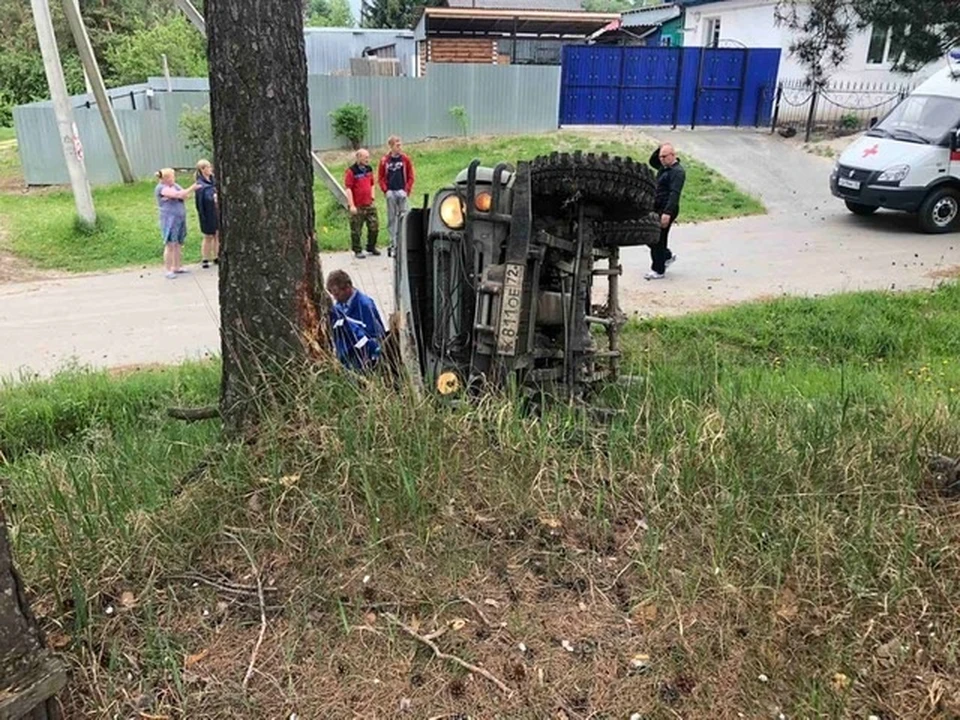 Пьяный тюменский рыбак перевернулся на уазике и повредил позвоночник.