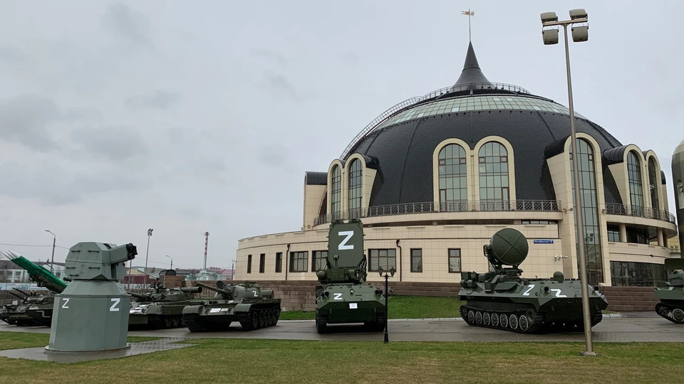 Тулячка сорвала наклейку Z с военной техники и теперь заплатит 48 тысяч штрафа