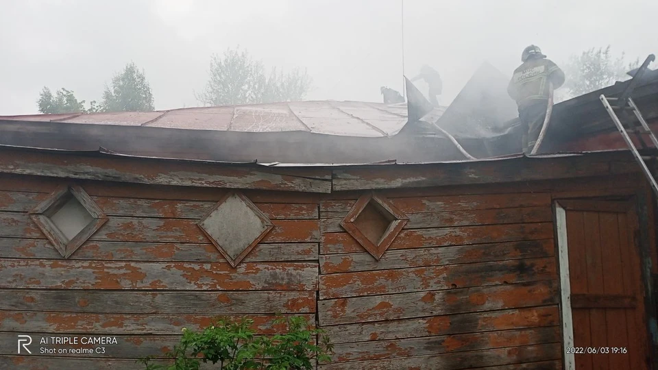 Сельский дом культуры загорелся в Сосновском районе Нижегородской области 3 июня Фото: ГУ МЧС по Нижегородской области