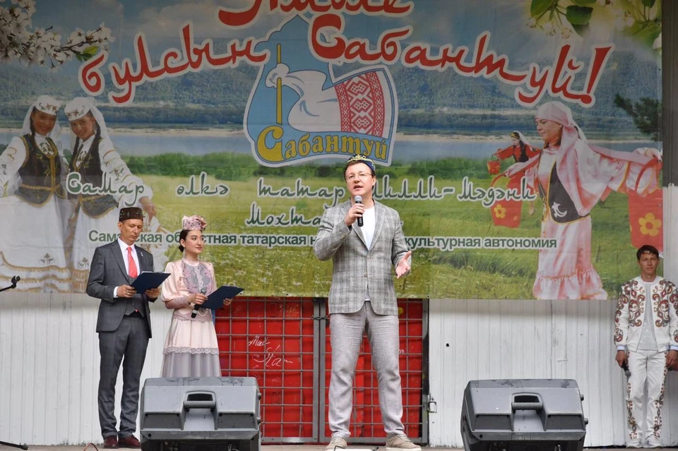 Губернатор поблагодарил участников праздника за сохранение культуры
