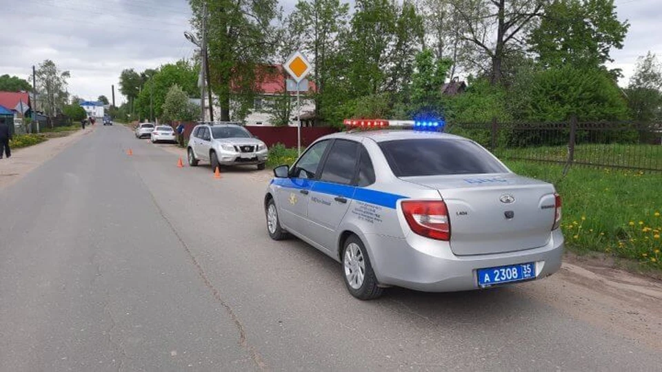Иномарка сбила малыша на улице Грязовца. Фото: УМВД Вологодской области.