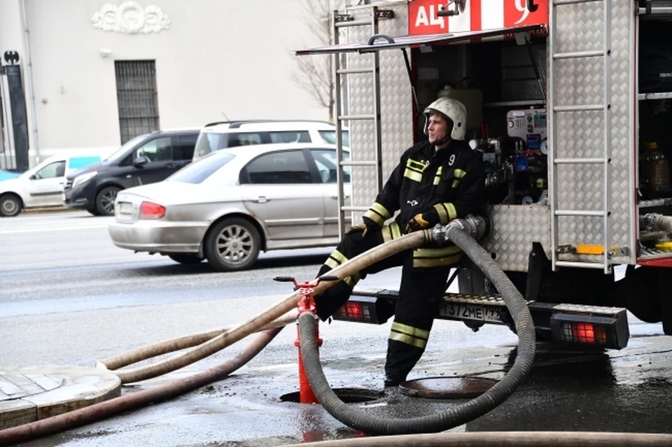 В Ростове сгорел большой частный дом.
