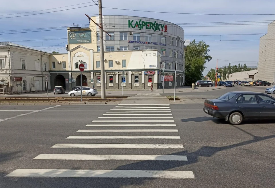 В первую очередь работы проходят в местах концентрации ДТП и на основных магистралях города