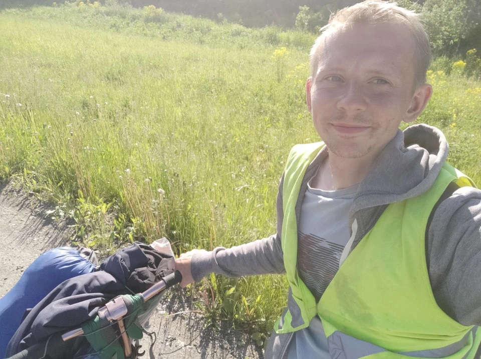 До своего путешествия Денис ни разу не катался на самокате. Фото: t.me/SpbRussiaSamokat