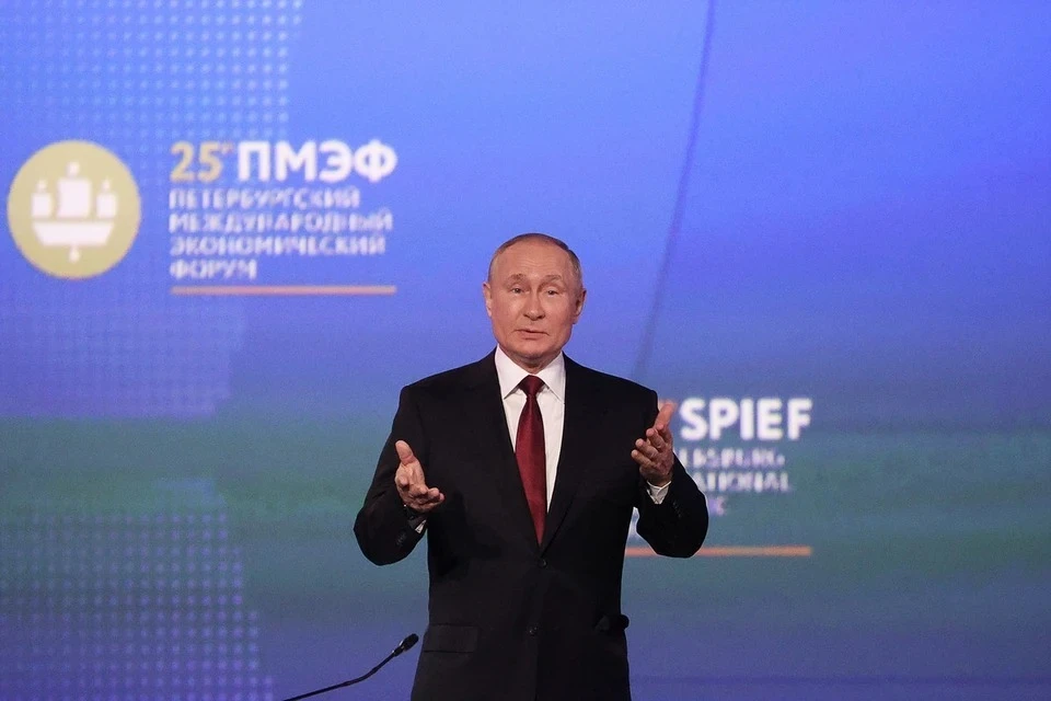 Путин признался, что за закрытыми дверями члены ЕАЭС всегда спорят Фото: Сергей Бобылев/ТАСС