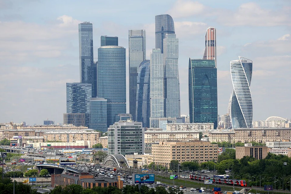 В настоящее время правительством Москвы разработано более 70 мероприятий поддержки с прямым финансированием на сумму около 83 миллиардов рублей
