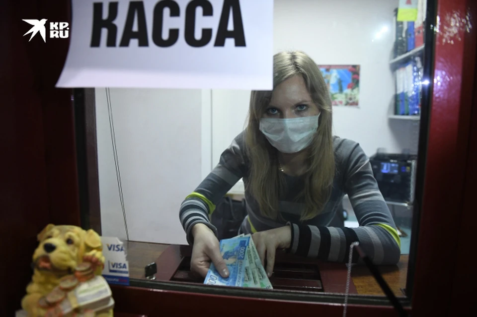 При этом рост средней реальной зарплаты остается медленным.