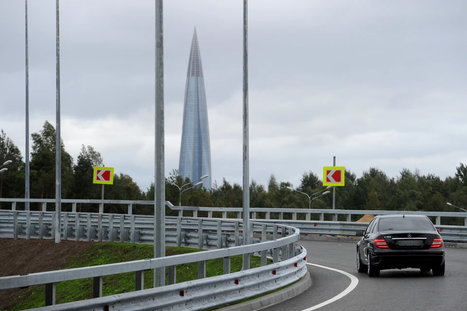 В понедельник в Петербурге немного пасмурно, но по большей части - ясно.