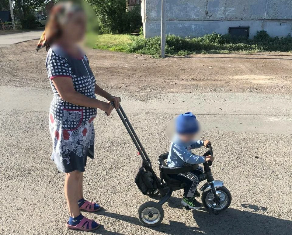 Женщина с ребенком вышла выносить мусор и заблудилась