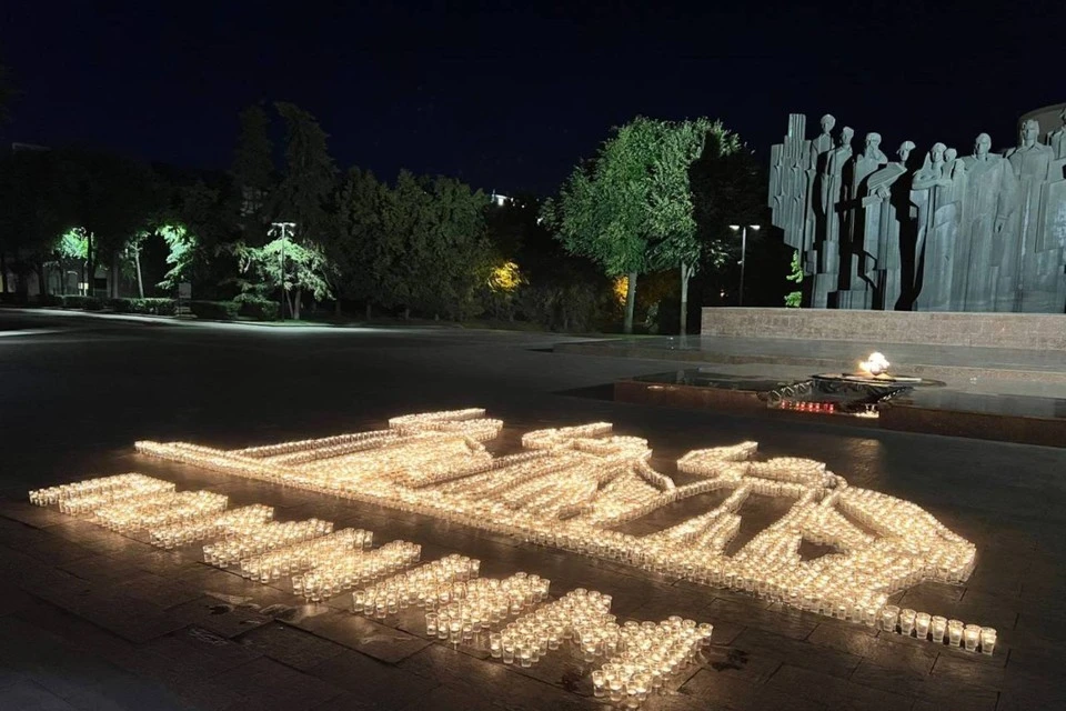 Волонтеры создали инсталляцию размером 5 на 8 метров.