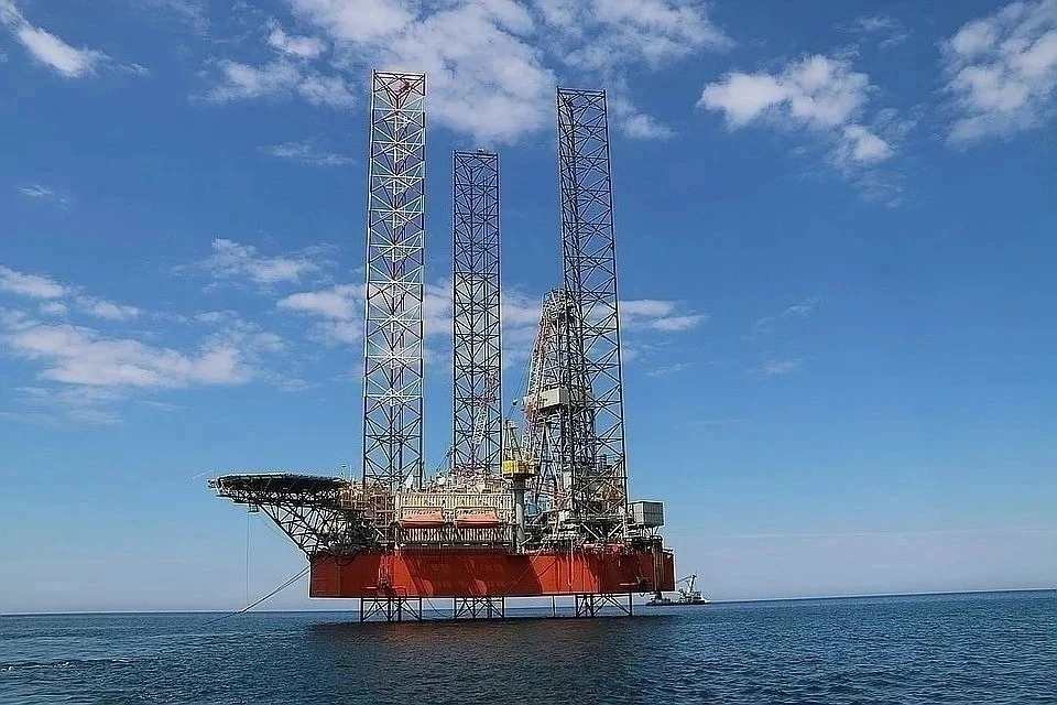 Украинские военные снова обстреляли платформу «Черноморнефтегаза» в Крыму