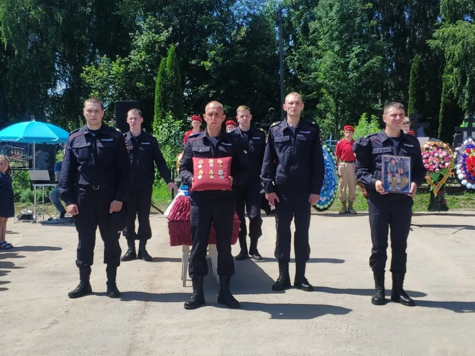 30 июня в Ряжском районе прошли похороны погибшего в ходе боевых действий на территории Украины подполковника Сергея Москвичева.