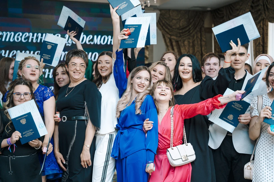 186 выпускников Уральского медицинского колледжа получили дипломы. Фото: пресс-служба Уральского медицинского колледжа