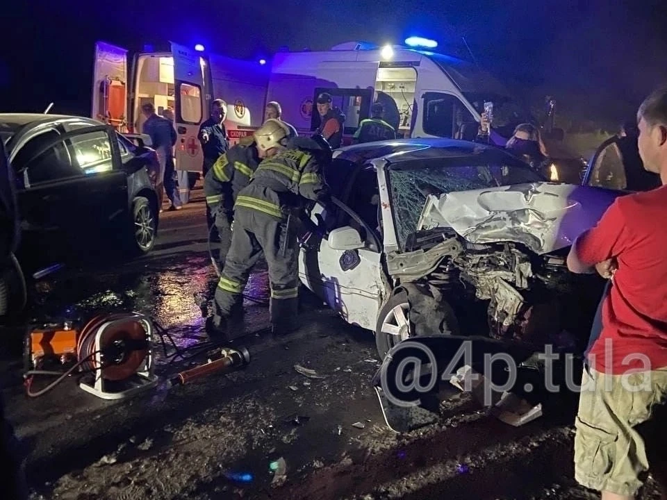 В Тульской области в ночном ДТП пострадали пять человек